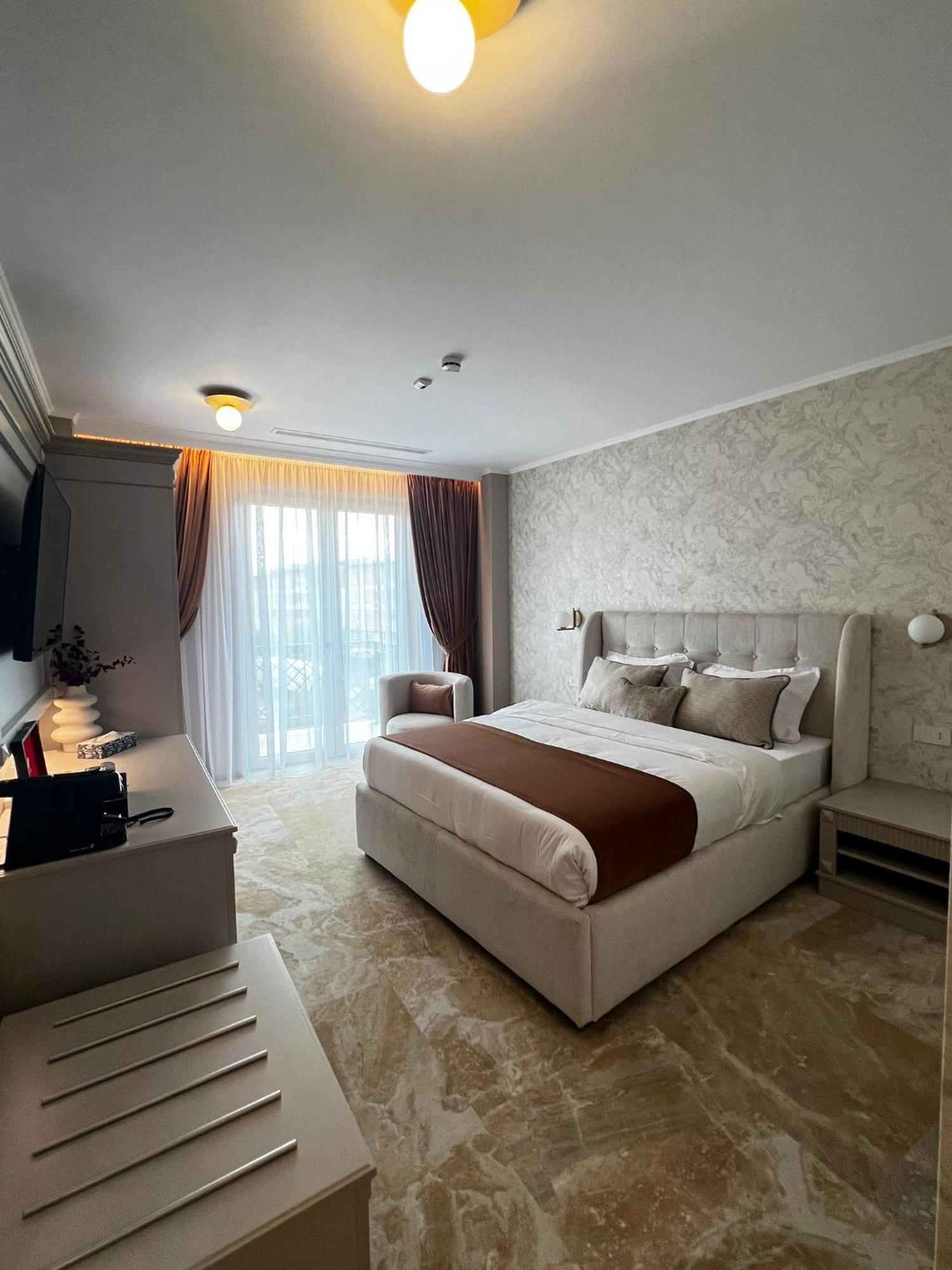Boutique Hotel Bals Ngoại thất bức ảnh