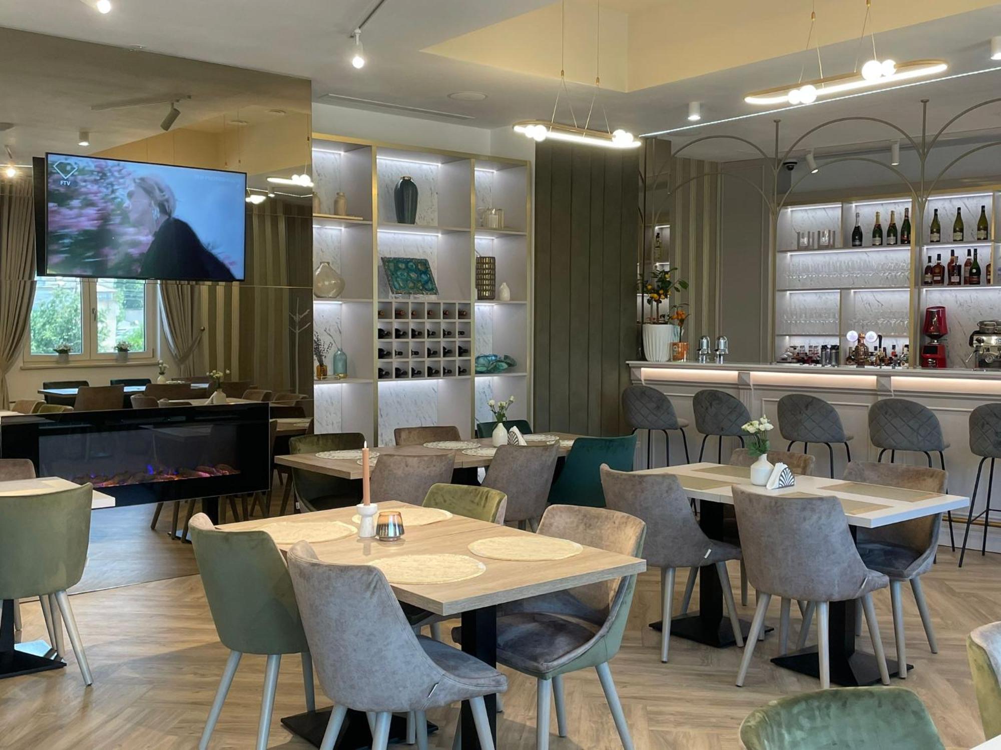Boutique Hotel Bals Ngoại thất bức ảnh
