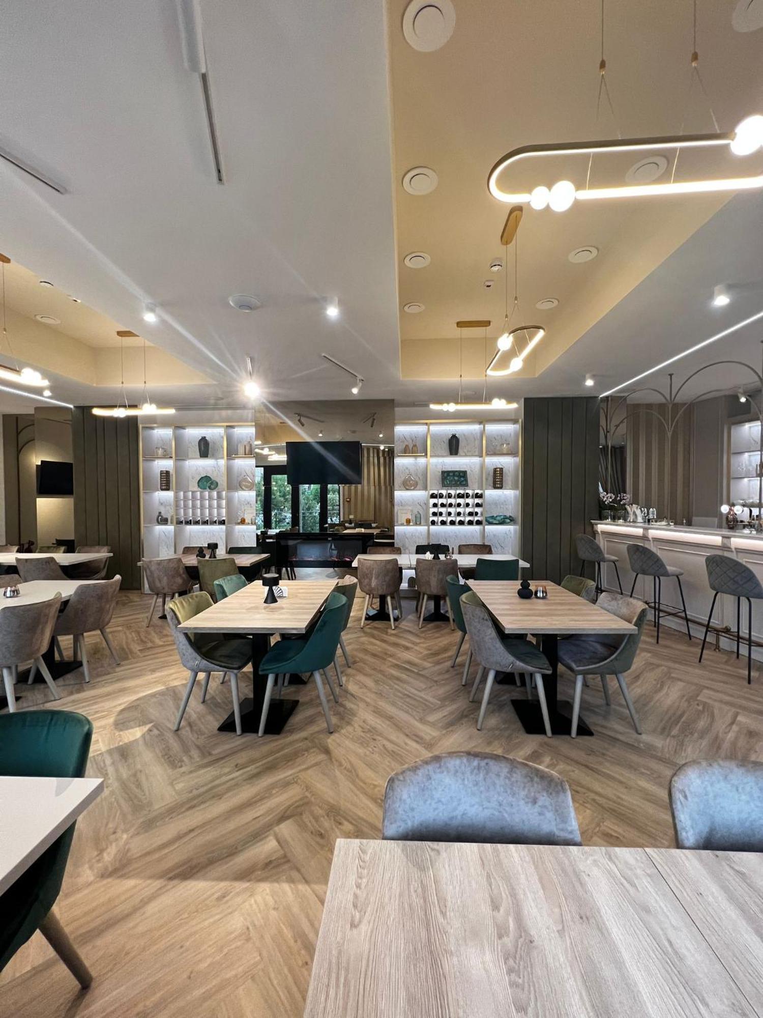 Boutique Hotel Bals Ngoại thất bức ảnh