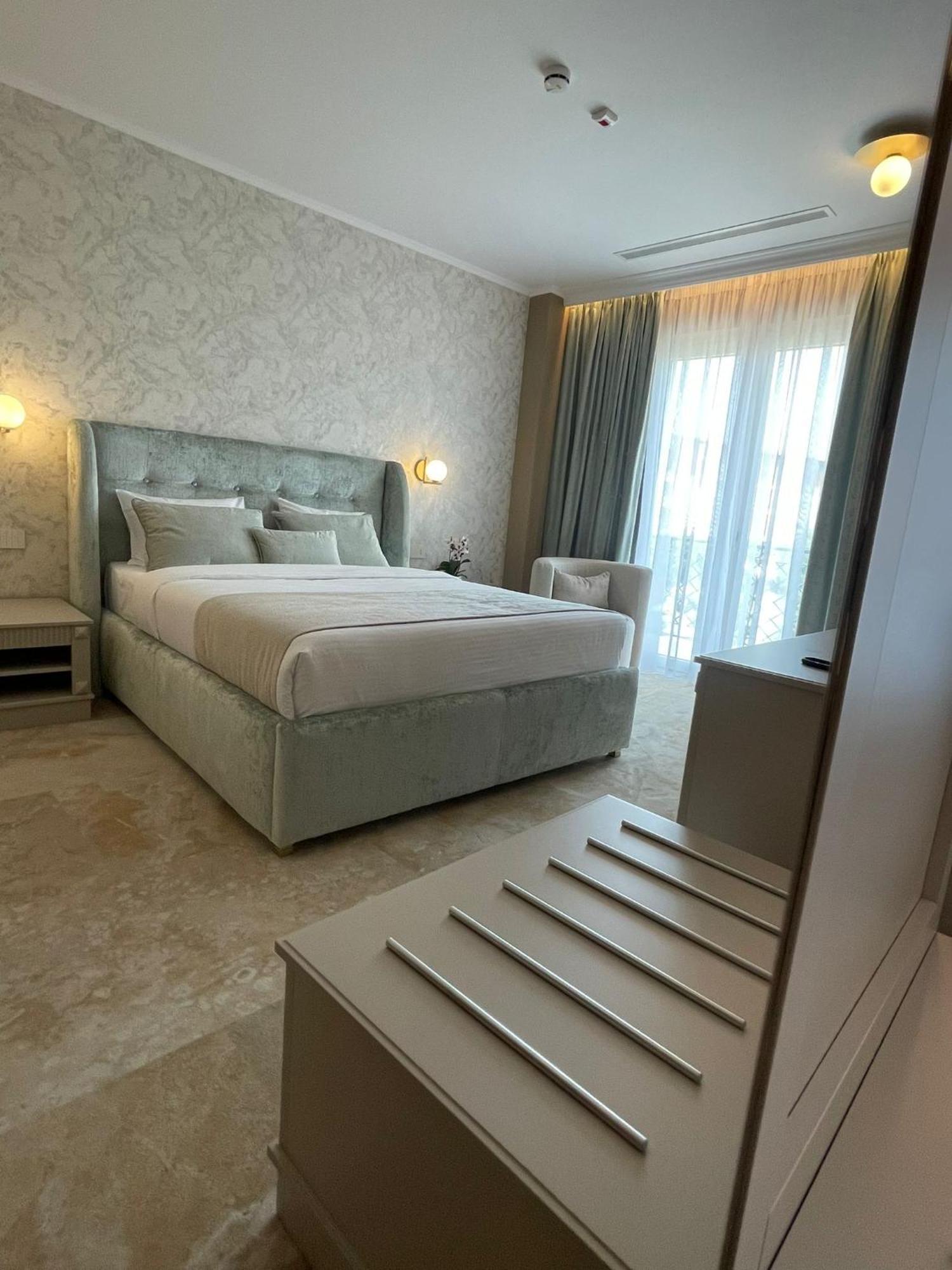 Boutique Hotel Bals Ngoại thất bức ảnh