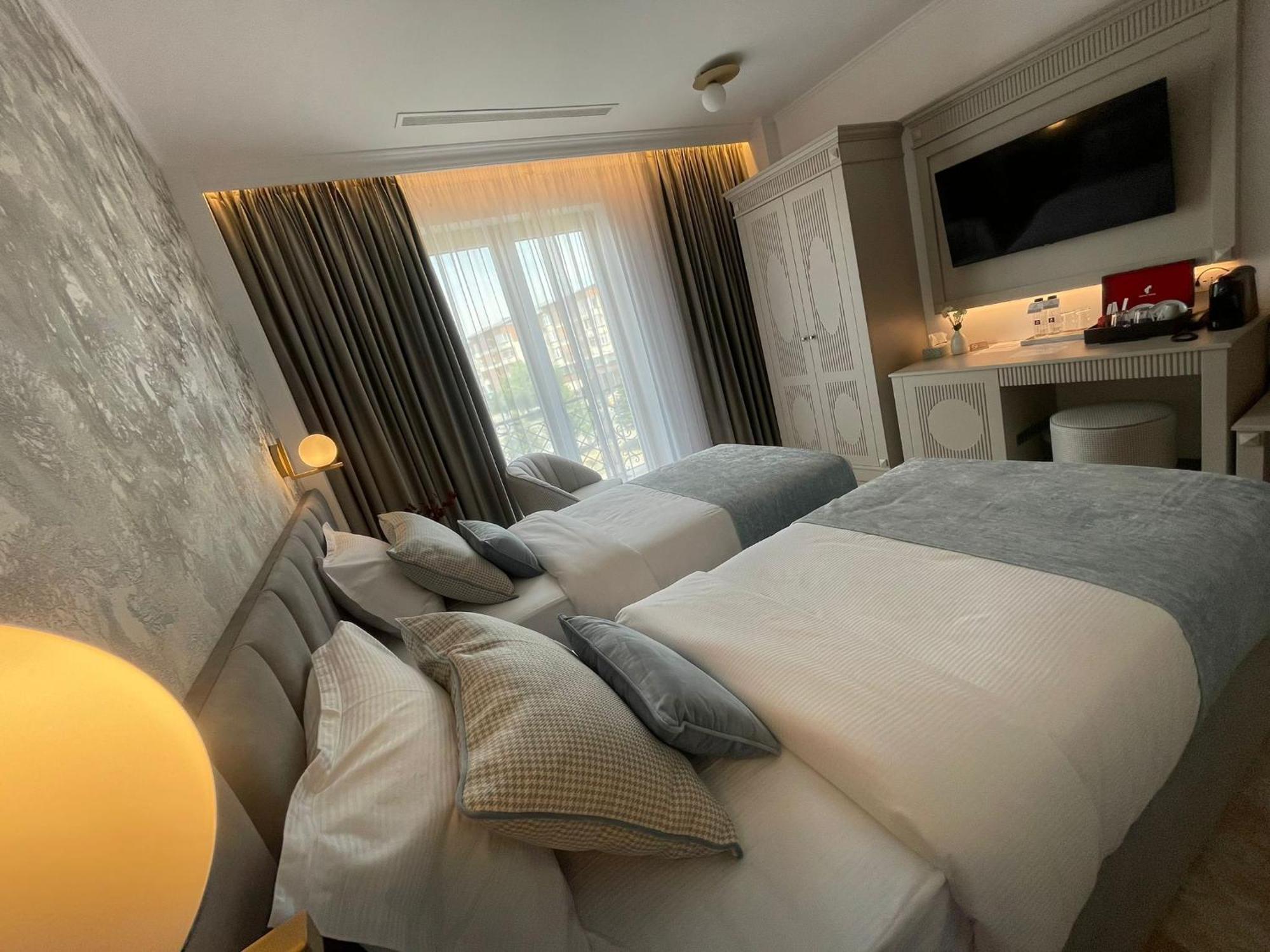 Boutique Hotel Bals Ngoại thất bức ảnh