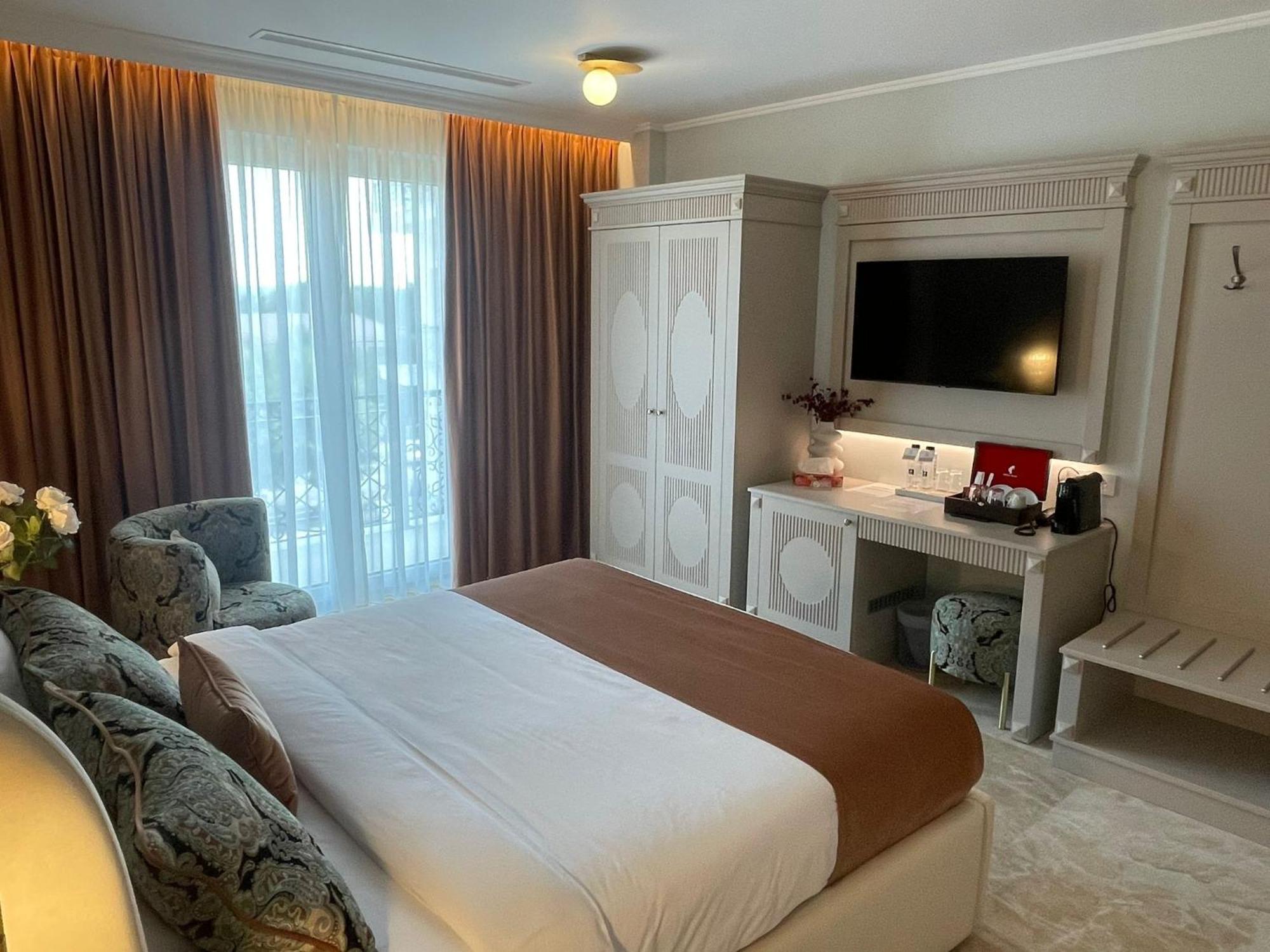Boutique Hotel Bals Ngoại thất bức ảnh