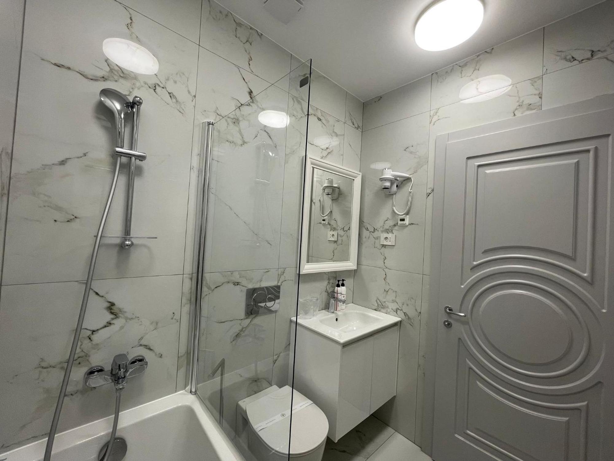 Boutique Hotel Bals Ngoại thất bức ảnh