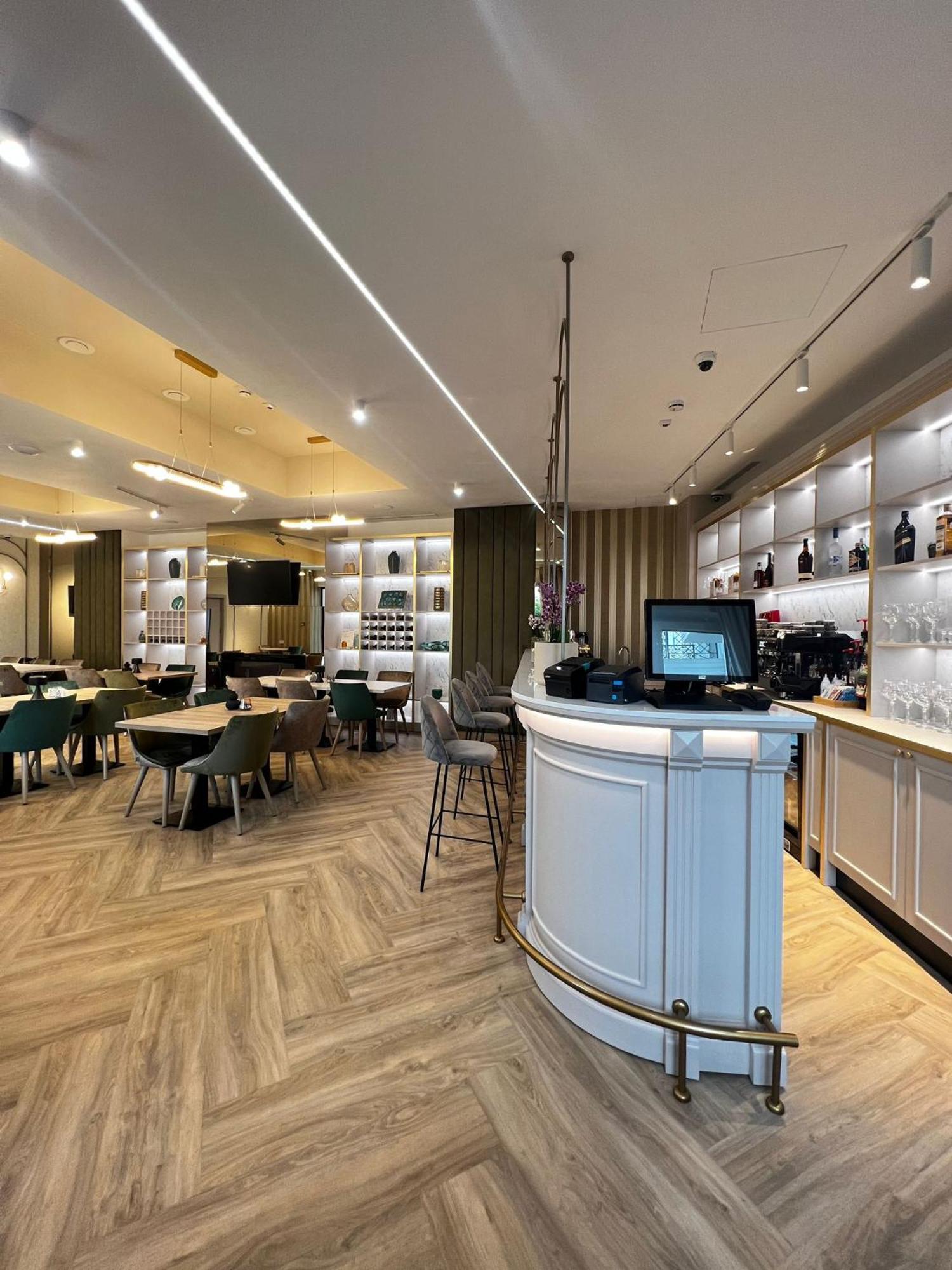 Boutique Hotel Bals Ngoại thất bức ảnh