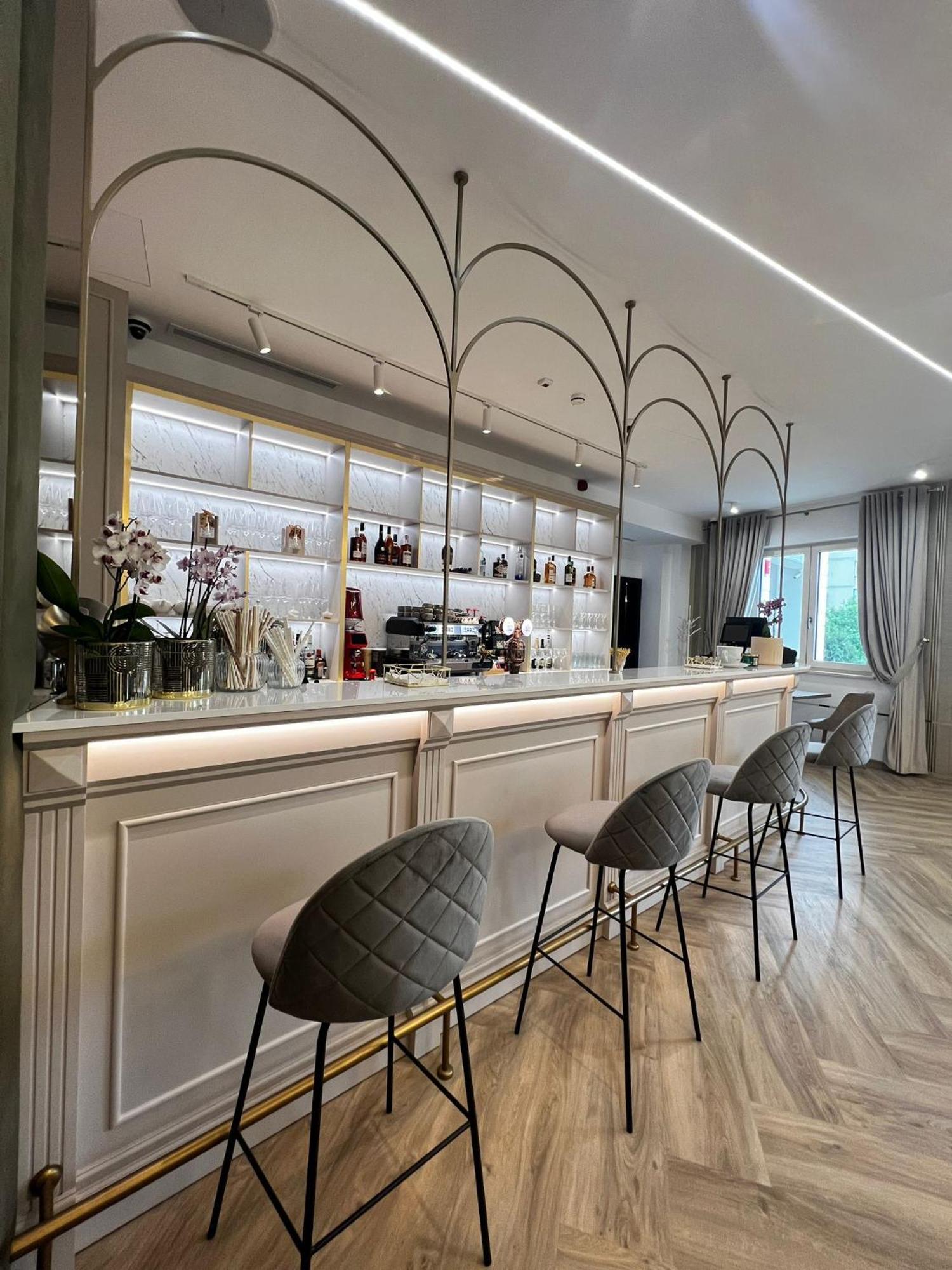 Boutique Hotel Bals Ngoại thất bức ảnh